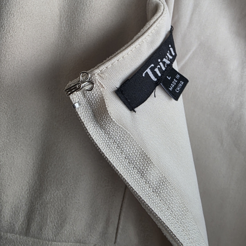 NWOT Trixxi Cream Faux Suede Tiered Fringe Mini Dress - Boho - Picture 8 of 12